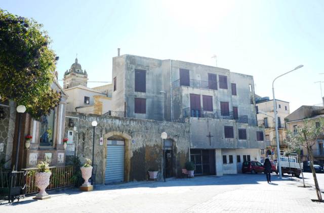 Consiglio comunale: sì a geometri e progetto area prospiciente Basilica San Giacomo 